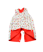 Salopette avec une ouverture à l'entre-jambes