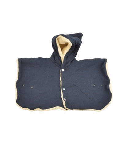 Poncho avec une capuche