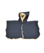 Poncho avec une capuche