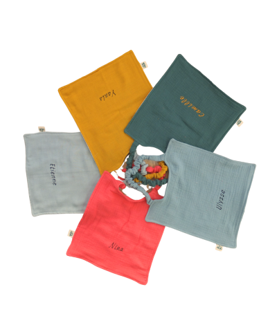 bavoir imperméable personnalisable maternelle