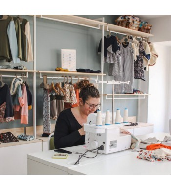 Découvrez les coulisses de l’atelier Little Woude : le lieu où qualité, artisanat et durabilité se rencontrent